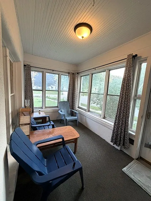 147 N Crescent Dr — Photo 2
