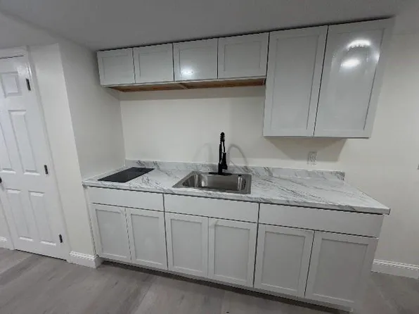 30 Gaglione Ct #2, Cranston, RI 02921