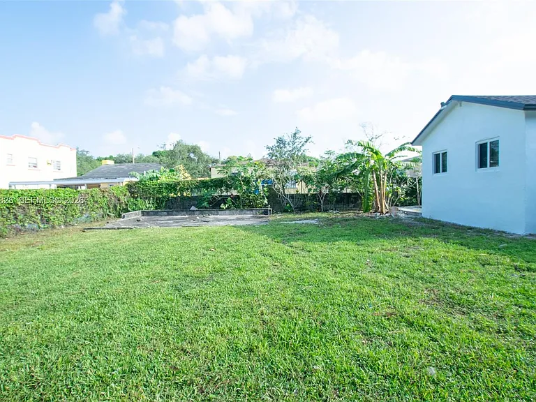 2324 NW 14th Ave — Photo 20