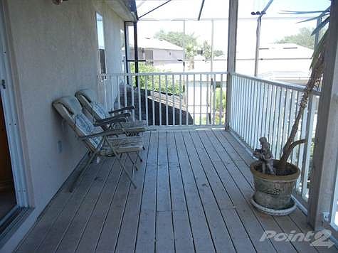 upstairs deck