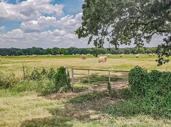 1 Gathings Ave, Covington, TX 76636