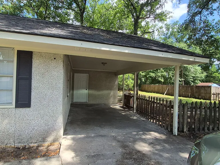 531 Ashmore Rd — Photo 6