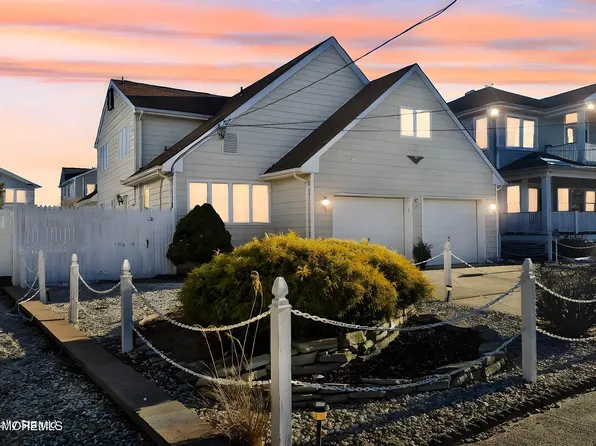 82 Pershing Boulevard, Lavallette, NJ 08735