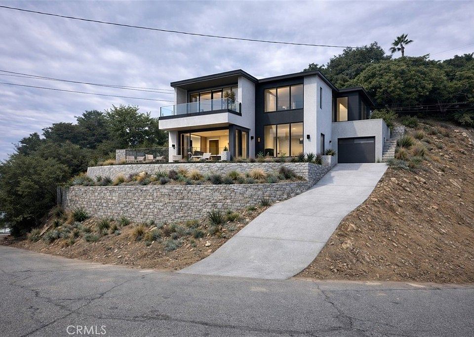 2nd image of 2556 El Rosa Dr #234