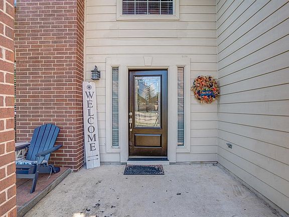 4th image of 1906 Vineyard Hill Ct