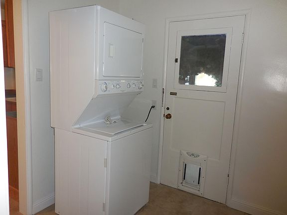 5th image of 502 Bryan Ave