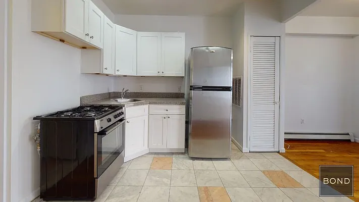 Rented by Bond New York | media 8