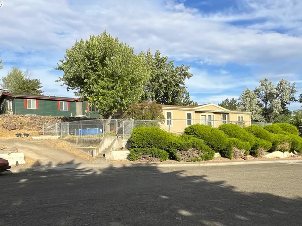 1104 SW Marshall Pl, Pendleton, OR 97801