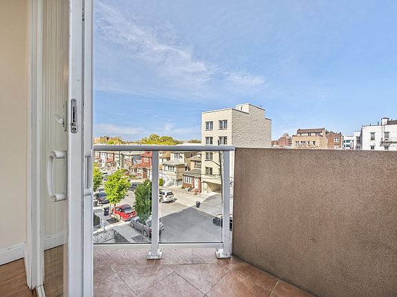 4th image of 2848 Brighton 7th St #3FA