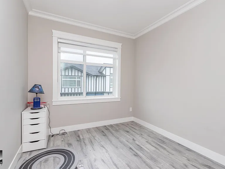 9560 Alexandra Rd #8 — Photo 6