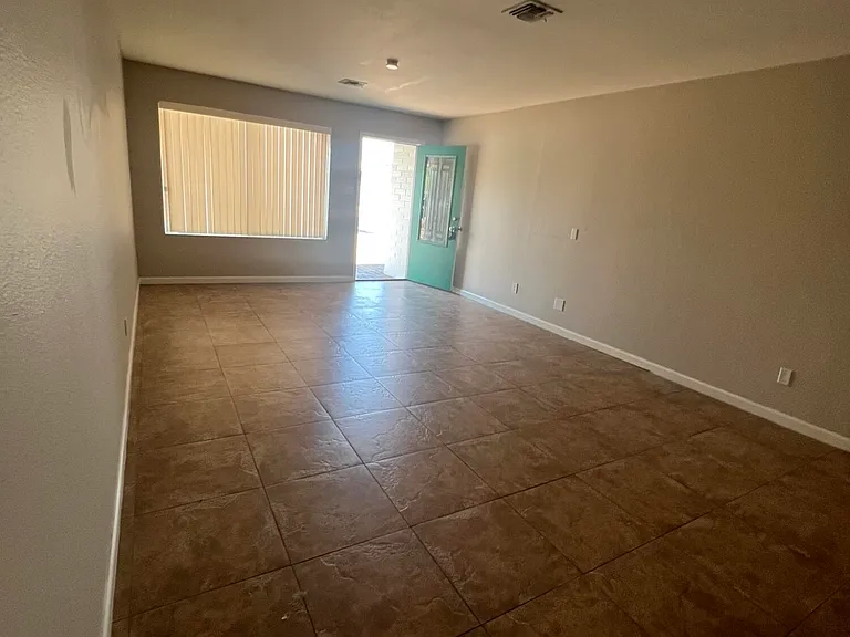 233 E Huntington Dr #233 — Photo 4