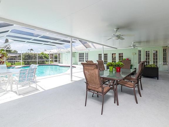 5th image of 3511 Village Green Dr