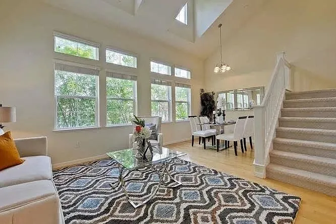 733 Seneca Trl — Photo 3