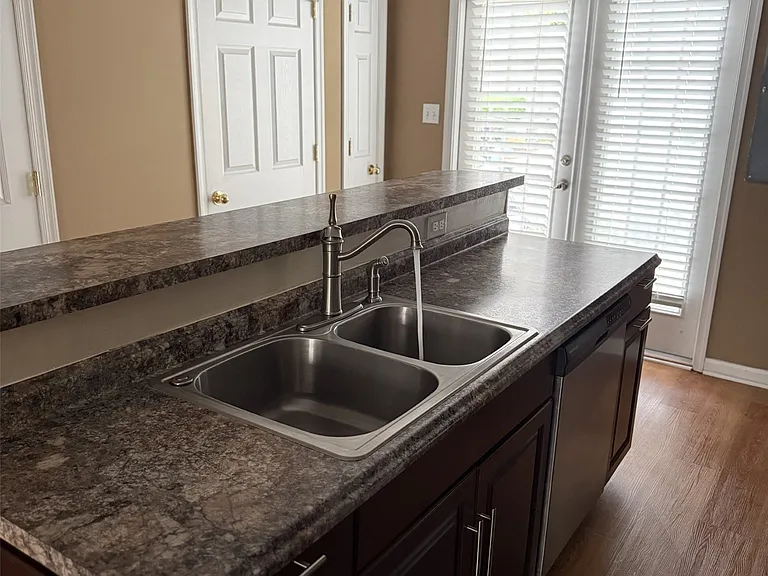 4307 Eleanors Way — Photo 4