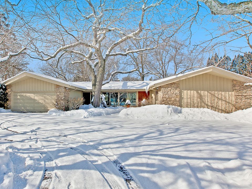 1st image of 310 Larkspur Dr