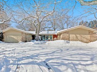 310 Larkspur Dr, Highland Park, IL 60035