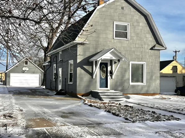 219 W 5th Ave, Milbank, SD 57252