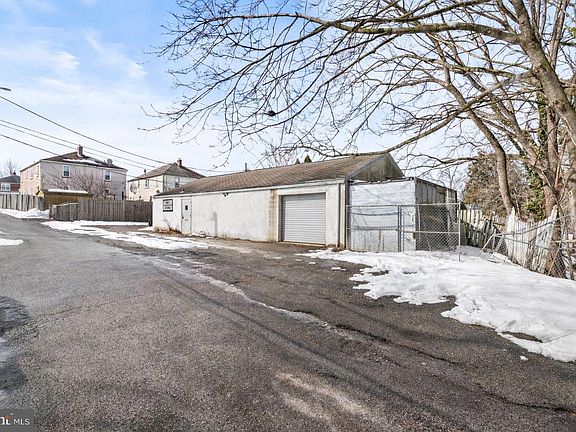 3rd image of 1013 Rapp Aly