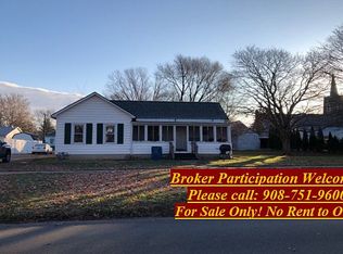304 S Main St, Flanagan, IL 61740