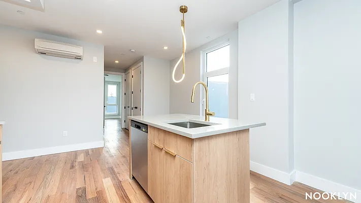 Rented by Nooklyn NYC LLC | media 9