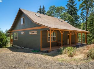 1603 Mustang Dr, Oakland, OR 97462