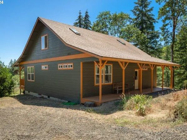 1603 Mustang Dr, Oakland, OR 97462