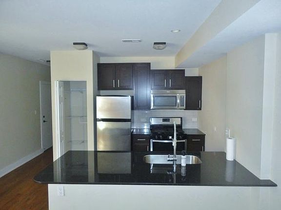 2nd image of 5060 N Winchester Ave #3WE