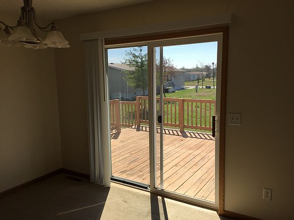 5th image of 532 Somerset Dr