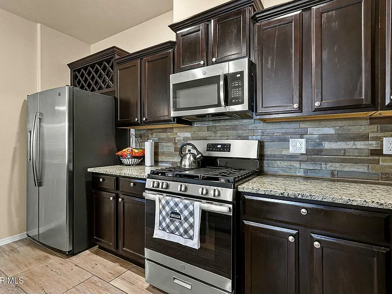 3909 Desert Dunes Dr — Photo 7
