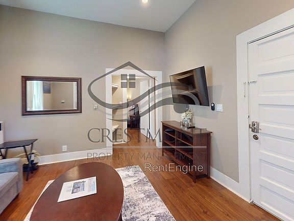 3rd image of 918 10th St APT 1