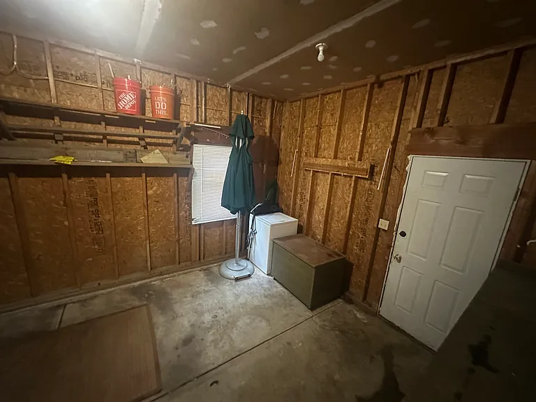 2322 Orleans Ave — Photo 31