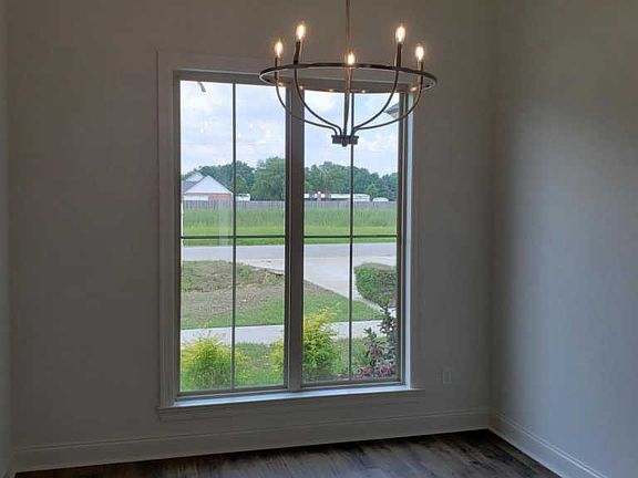 5th image of 108 Zoie Dr