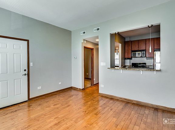 4th image of 1618 W Blackhawk St #1