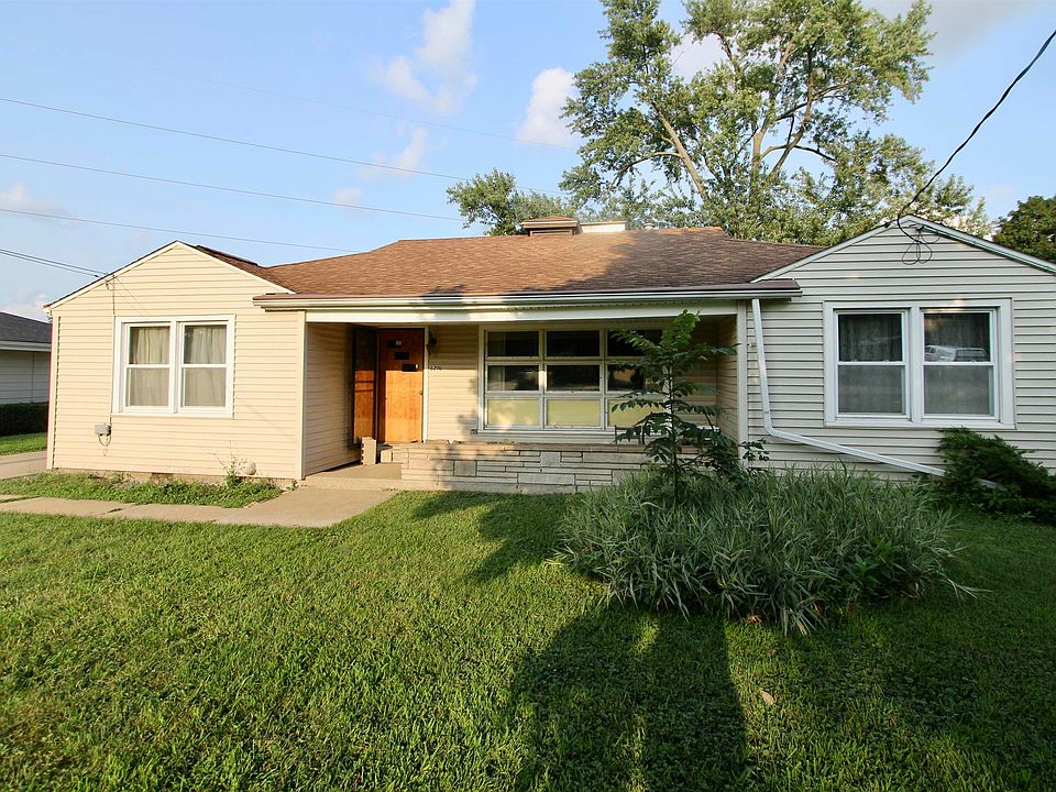 1st image of 6210 N Northmoor Ct