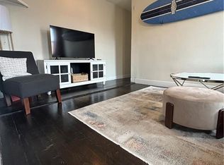 378 Thames St APT 2, Newport, RI 02840