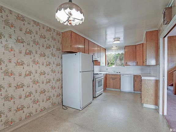 4th image of 57 Muirwood Dr