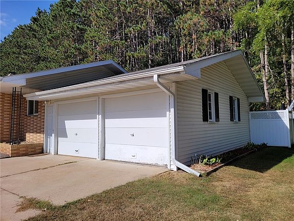 3rd image of 729 Granbakken Way