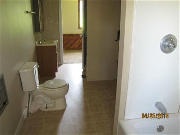 5th image of 521 W South St