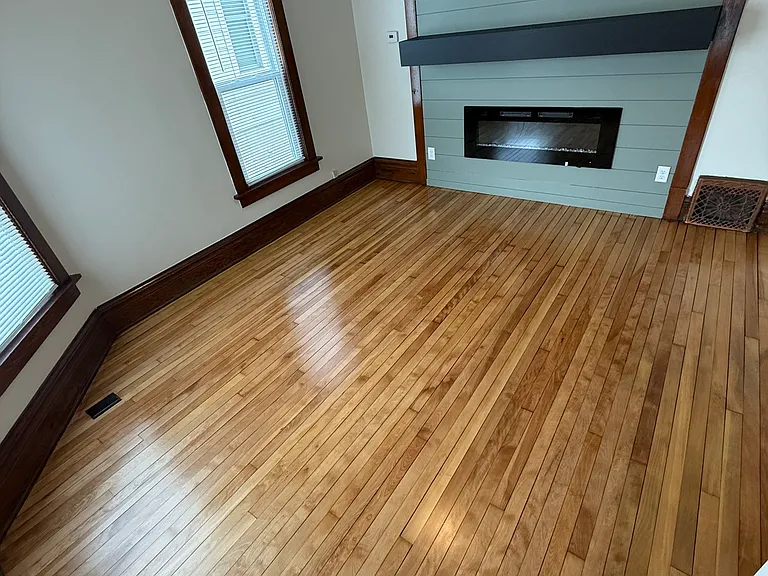 211 E Jefferson St — Photo 7