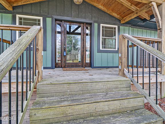 3rd image of 106 Jasper Dr