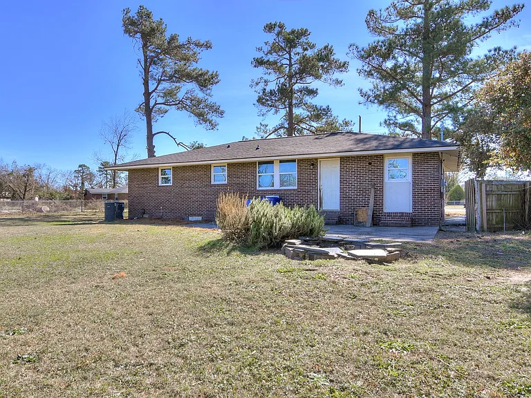 208 Maywood Dr — Photo 26