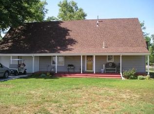 107 Country View Ln, Sterling, KS 67579