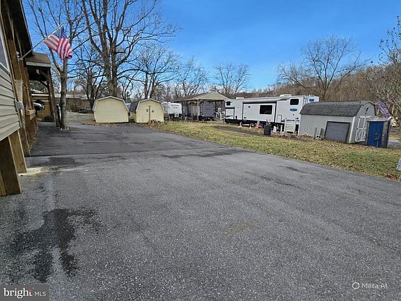 3rd image of 9 & 10 Jollywood Rd