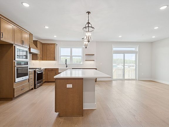 Kitchen with matte black accents