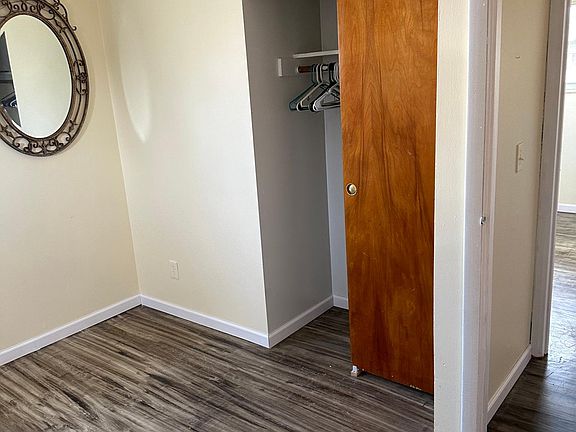 3rd image of 605 Fern Ct