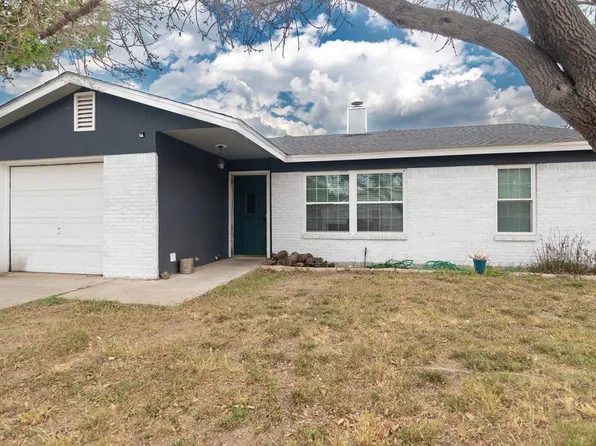 1446 Tres Rios Dr, San Angelo, TX 76903