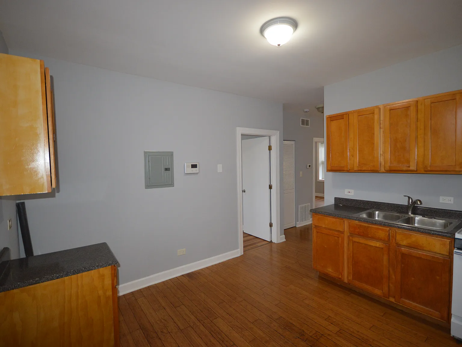 2 bed, 700 sqft, $1,425 — Photo 4