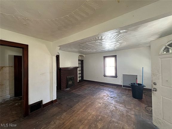 4th image of 952 Diana Ave