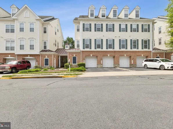 6831 Hampton Bay Ln, Gainesville, VA 20155