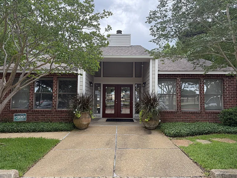 Southwood Village — Photo 8
